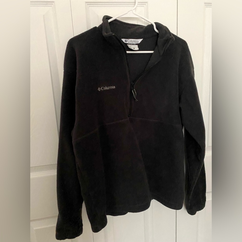 Unisex black half zip long sleeve Columbia pull over